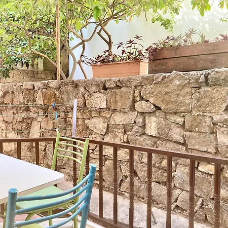 Ξενοδοχείο με διαμερίσματα Amigo 3*